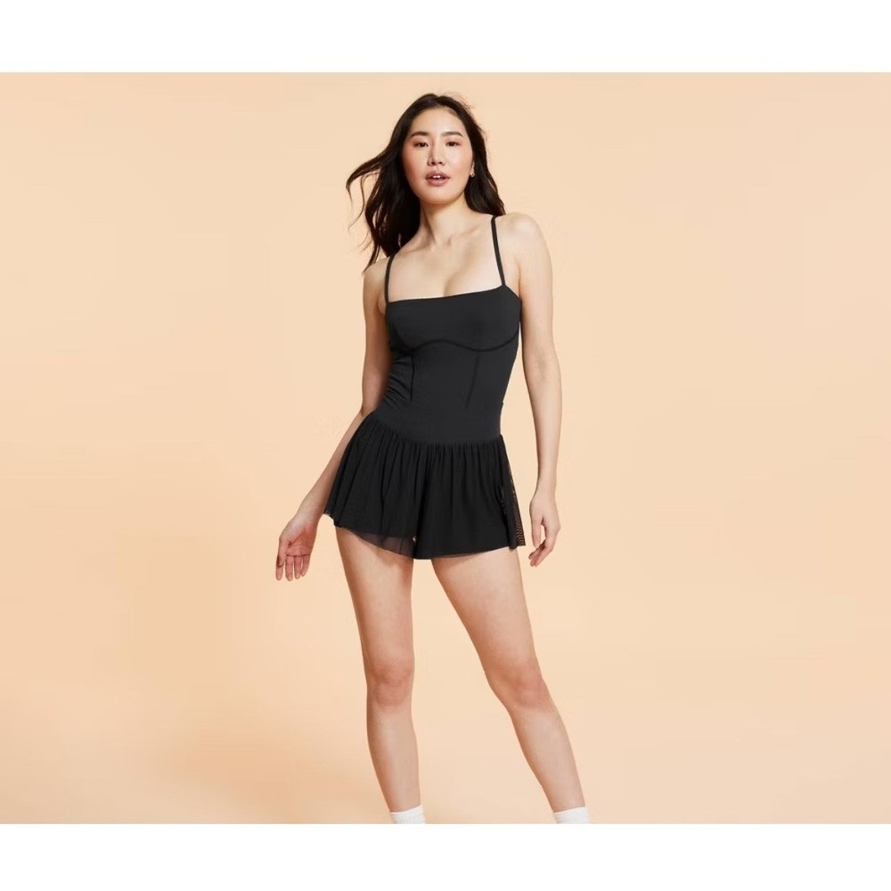 Blogilates Barre Romper Black Medium Activewear Skirted Pleats NWT Summer